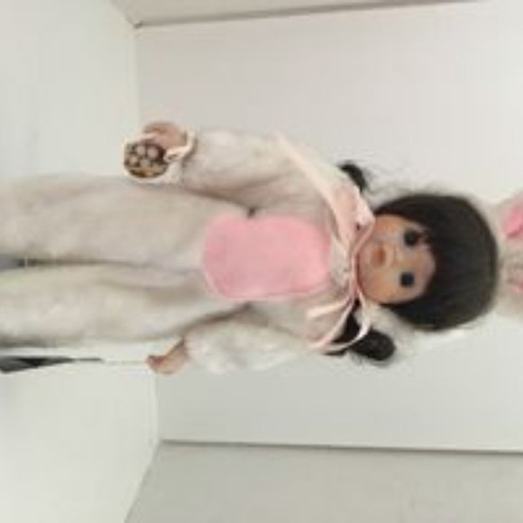 Collectible House Of Lloyd Christmas Around The World Bunny Porcelain 14" Doll - Picture 9 of 10